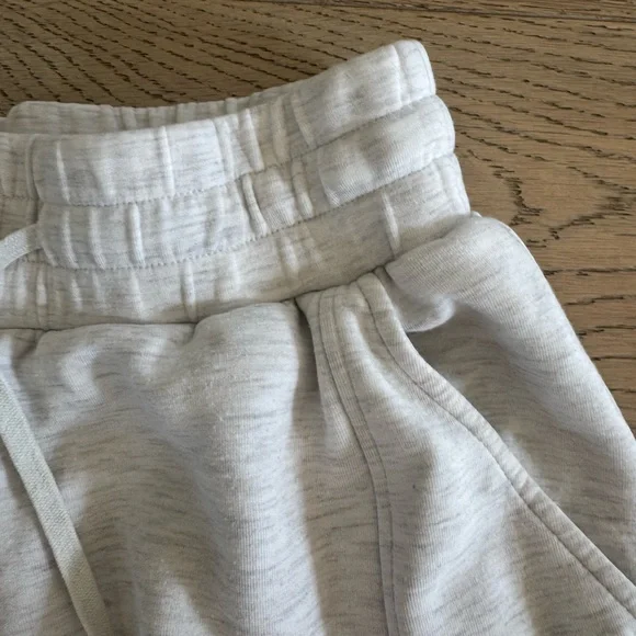 VARLEY Women's Varley Atrium High Rise Shorts XS $88 - Picture 2 of 5